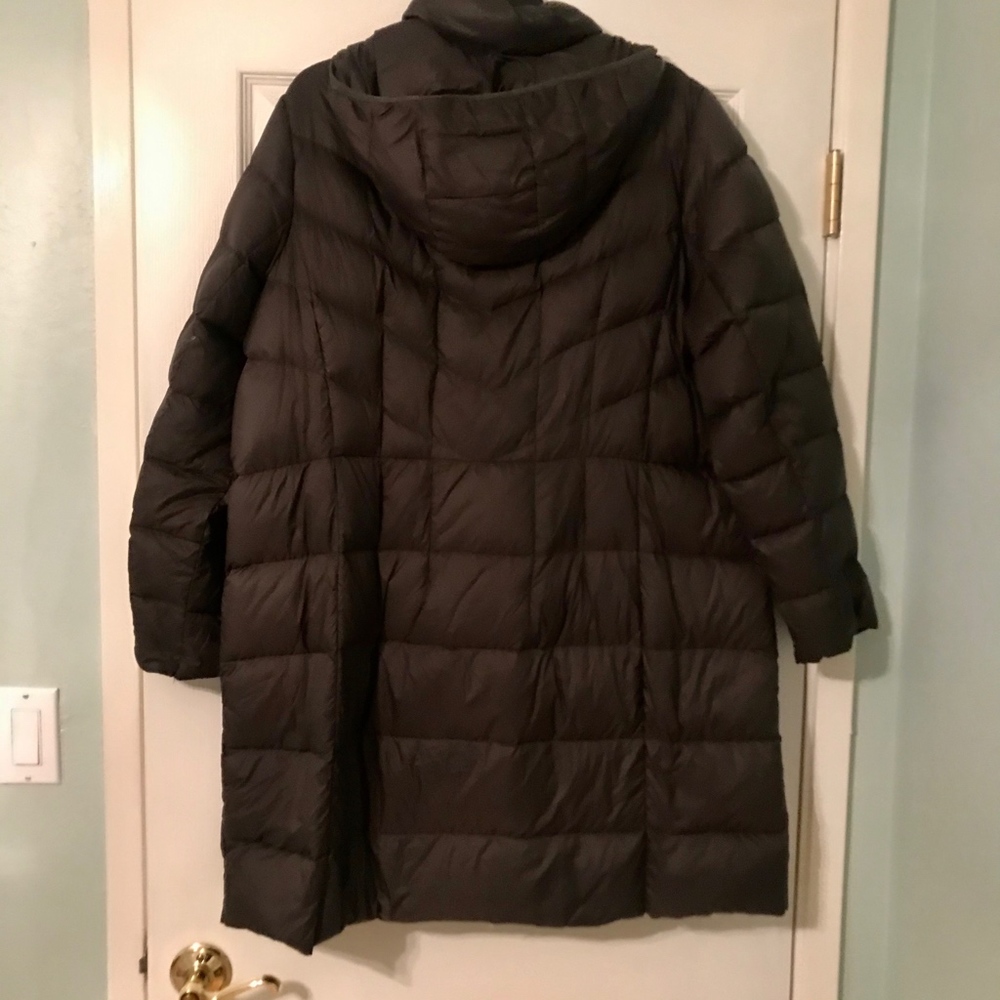 Michael Kors Olive Packable  Down Puffer - Picture 3 of 8